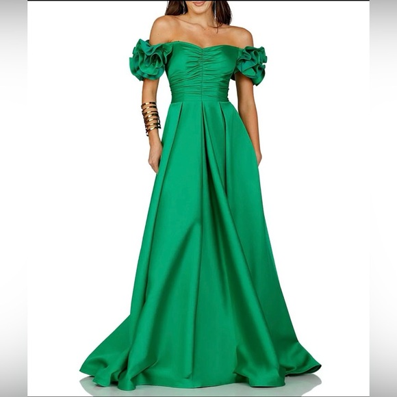 Ball gown - Picture 1 of 5